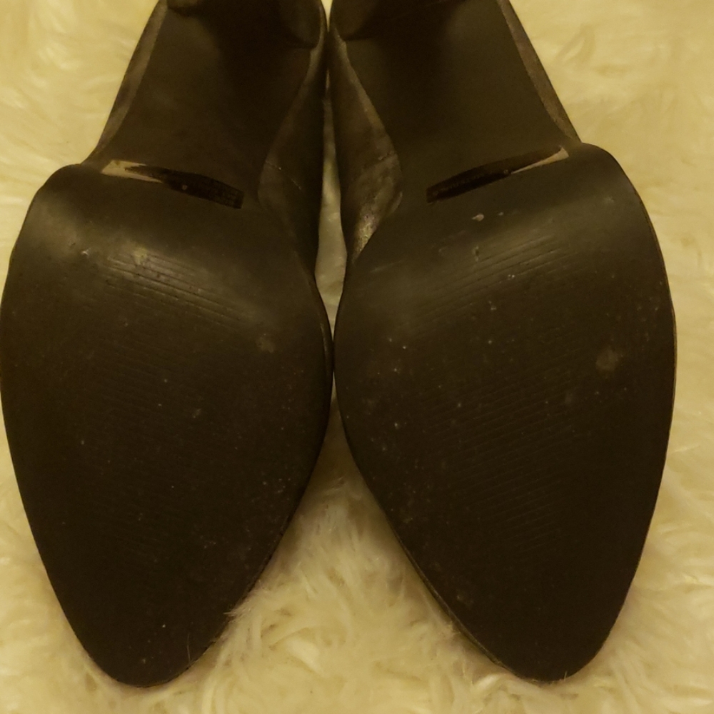 Shoes - Picture 5 of 7